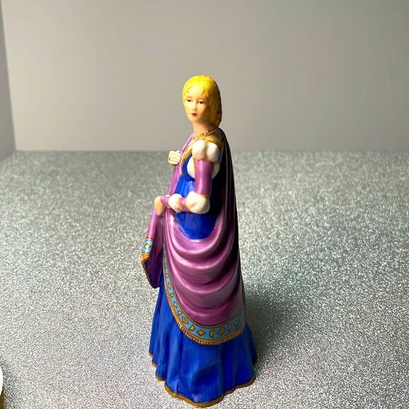 The Great Fashions of History JULIET BY Lenox.KK341 - Picture 2 of 5